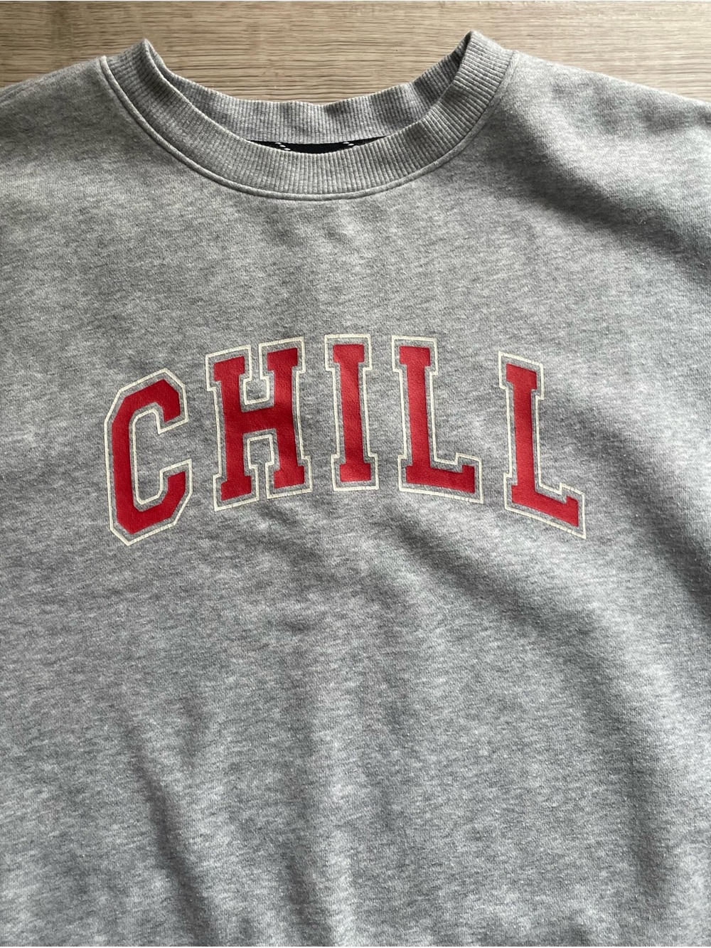art class | ‘CHILL’ Graphic Crewneck Sweatshirt | Youth M (8-10) - Picture 6 of 13